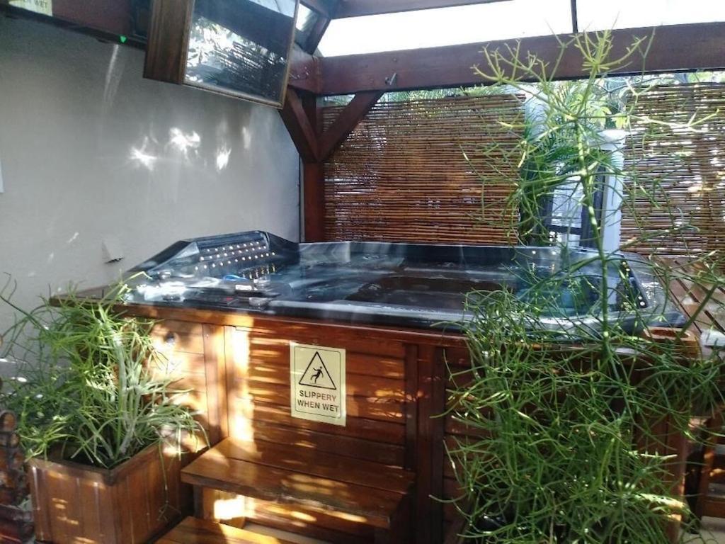 Tampa Bay Beautiful Apartment And Private Jacuzzi Exterior foto